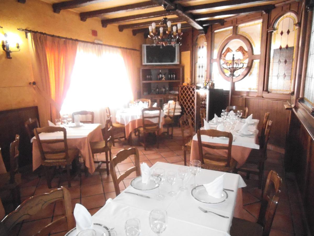 Hostal Los Galgos Yepes Ngoại thất bức ảnh