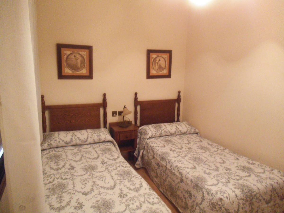 Hostal Los Galgos Yepes Ngoại thất bức ảnh