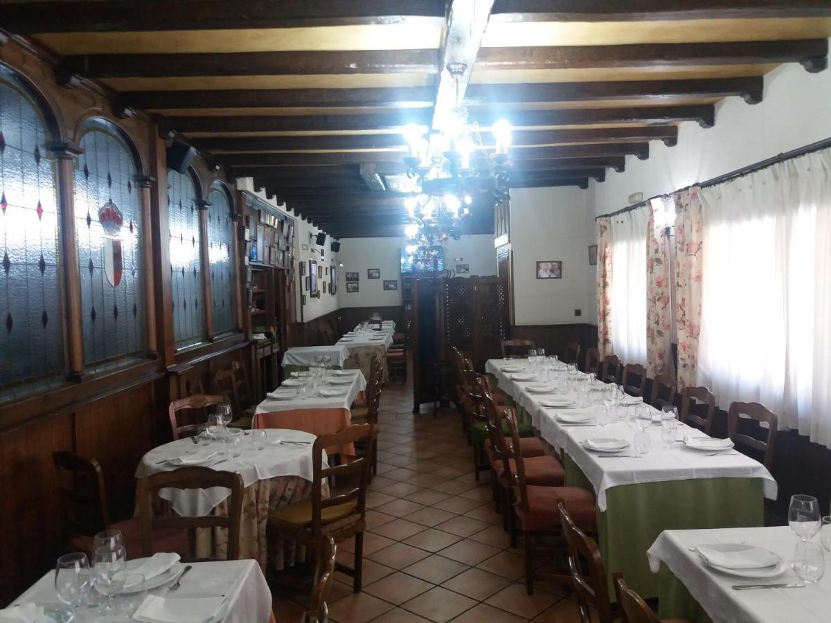 Hostal Los Galgos Yepes Ngoại thất bức ảnh